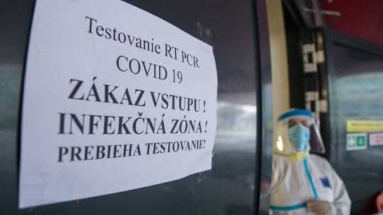 COVID-19 si na Slovensku vyžiadal už viac ako 10 000 úmrtí