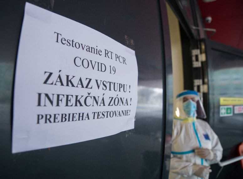 COVID-19 si na Slovensku vyžiadal už viac ako 10 000 úmrtí