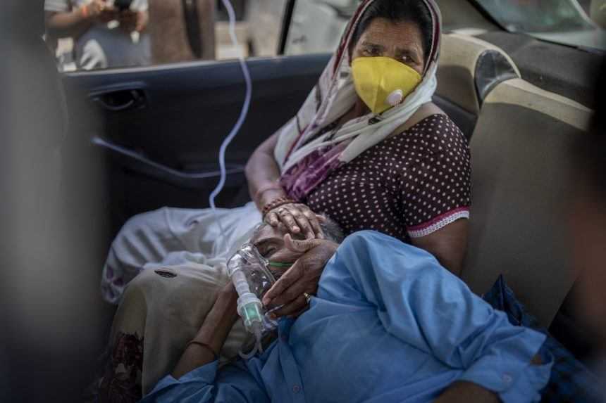 Do Indie dorazila prvá časť pomoci od USA, priviezla aj stovky kyslíkových fliaš