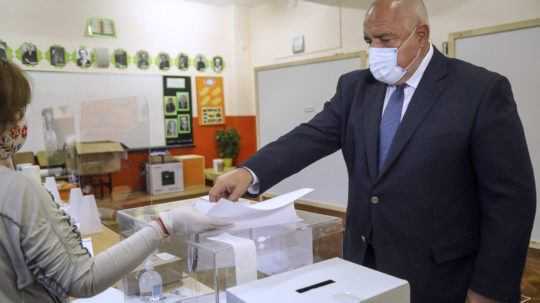 Bulharské voľby ovládla strana premiéra Borisova