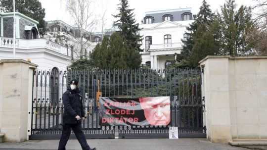 Na českom i ruskom veľvyslanectve zostane sedem diplomatov, znie z Moskvy
