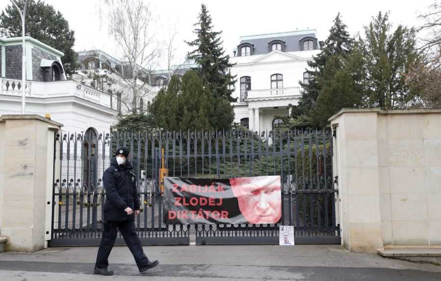 Na českom i ruskom veľvyslanectve zostane sedem diplomatov, znie z Moskvy