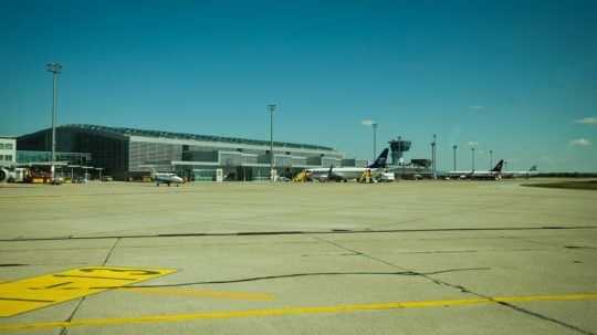 Opravy na bratislavskom letisku si vyžadujú úplné odstavenie letovej prevádzky
