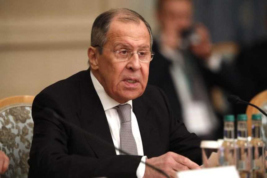 Mierová misia NATO na Ukrajine by viedla k vojne s Ruskom, tvrdí Lavrov