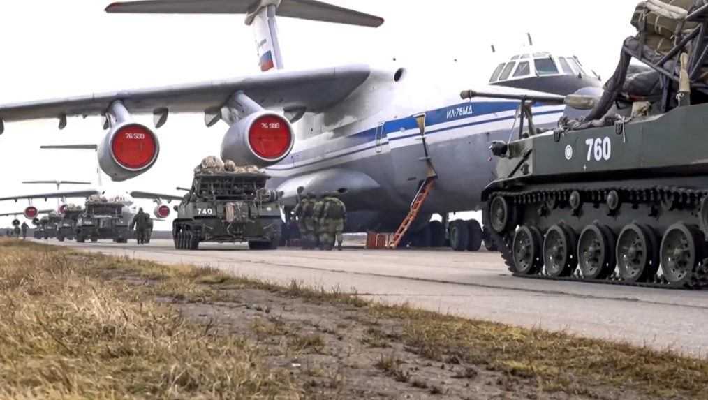 Rusi v piatok ukončia vojenské cvičenia pri hraniciach s Ukrajinou
