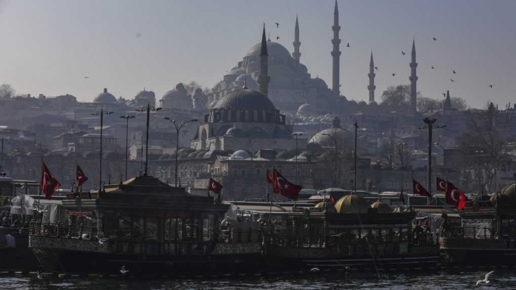 Turecké úrady zadržali 10 bývalých admirálov, kritizovali plán výstavby nového prieplavu