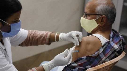 WHO varuje: Pandémia je v „kritickom bode“, prípady v Ázii pribúdajú exponenciálne