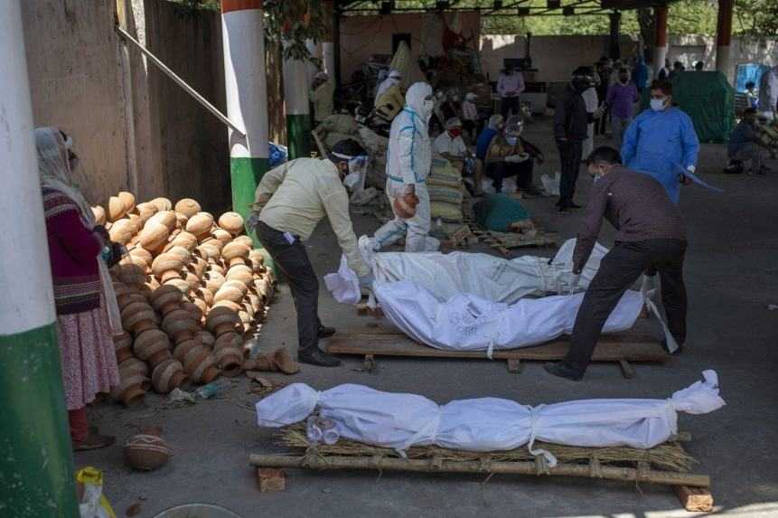 Počet obetí covidu v Indii už prekročil hranicu 200 000