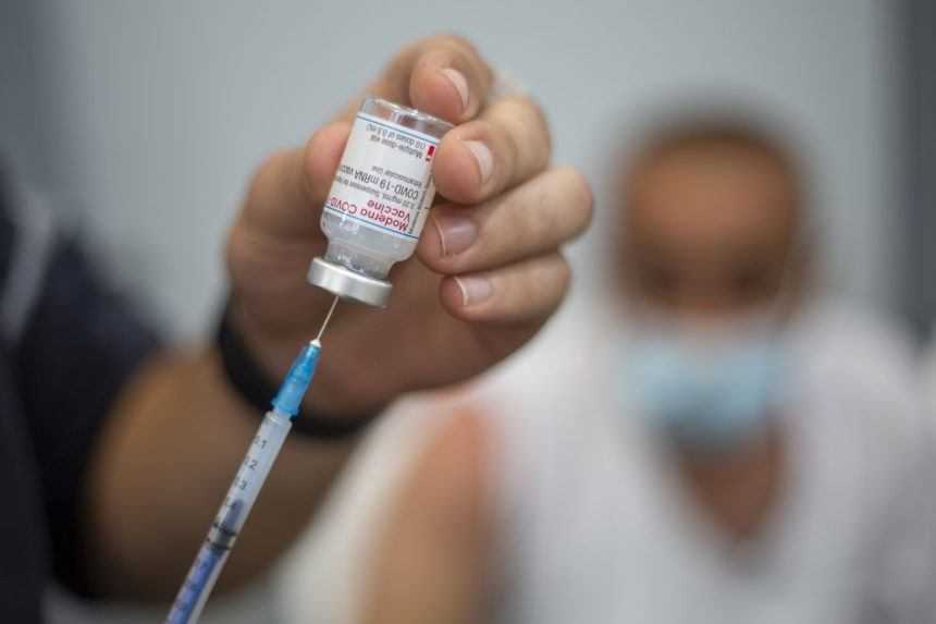Zmena v testovacej stratégii. Pandemická komisia súhlasí s výnimkou pre zaočkovaných