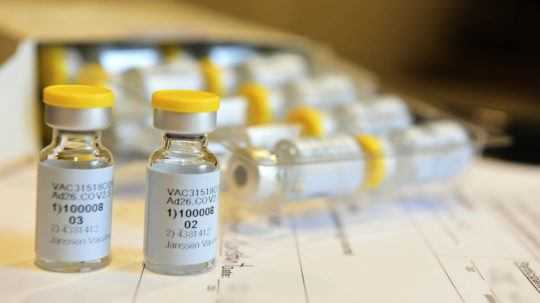 Johnson & Johnson začala testovať vakcínu na dospievajúcich