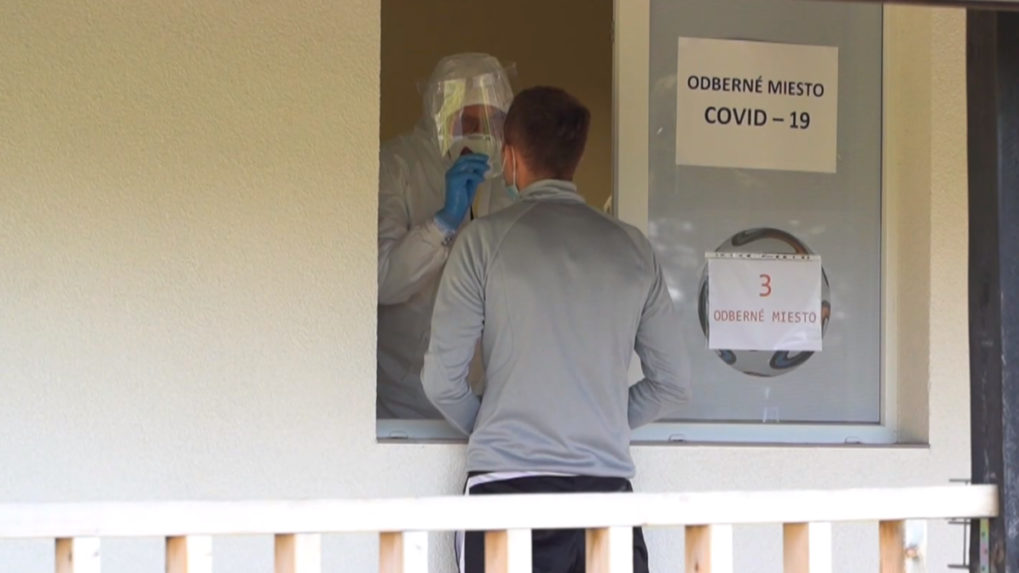 PCR testy odhalili 66 infikovaných, pribudli tiež štyri nové úmrtia