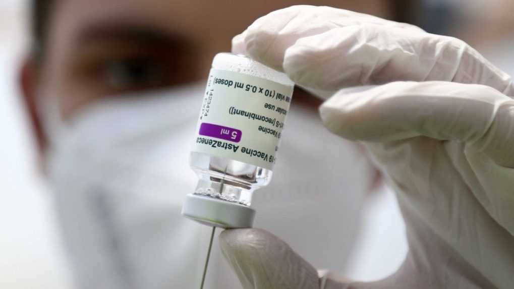 Britskí vedci sú presvedčení, že objavili spúšťač výskytu zrazenín po vakcíne AstraZeneca