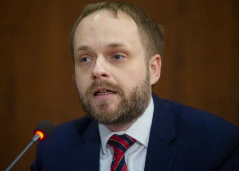 Novým českým šéfom diplomacie by sa mal stať Jakub Kulhánek