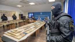 Chorvátska polícia zhabala v meste Ploče pol tony kokaínu