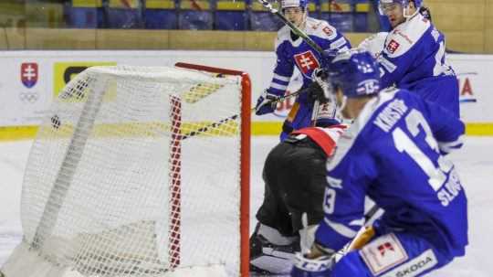 Všetci slovenskí hokejisti mali negatívny prvý test na covid