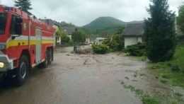 Povodne majú prvú obeť, pri Rudne nad Hronom sa pretrhla protipovodňová hrádza