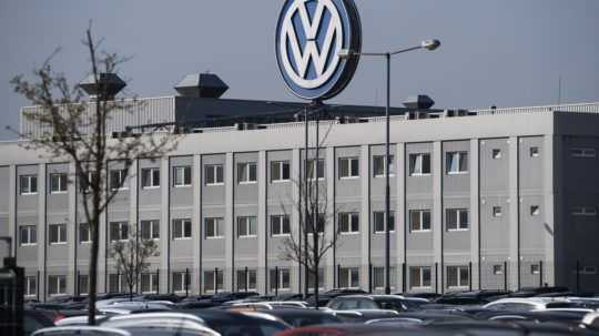 Výroba SUV v bratislavskom Volkswagene dva týždne stála, obnoví sa v pondelok