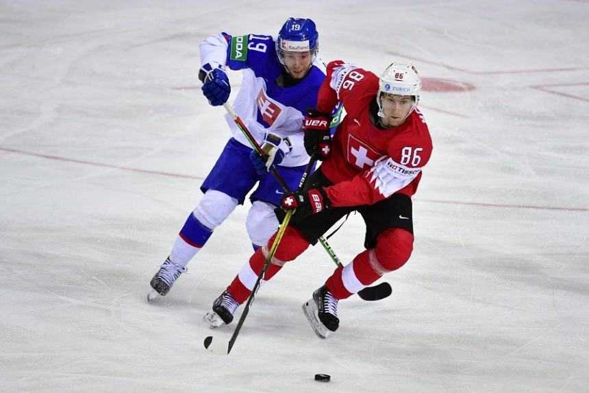 MS v hokeji: Po troch výhrach debakel. Slováci prehrali so Švajčiarskom vysoko 1:8