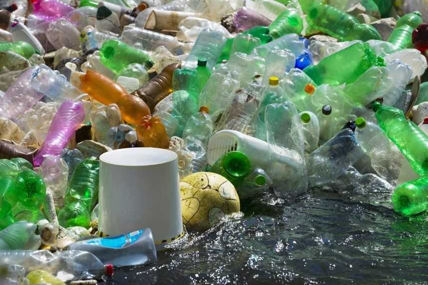 Turecko zakázalo dovoz plastového odpadu, končili tam aj plasty z Európy