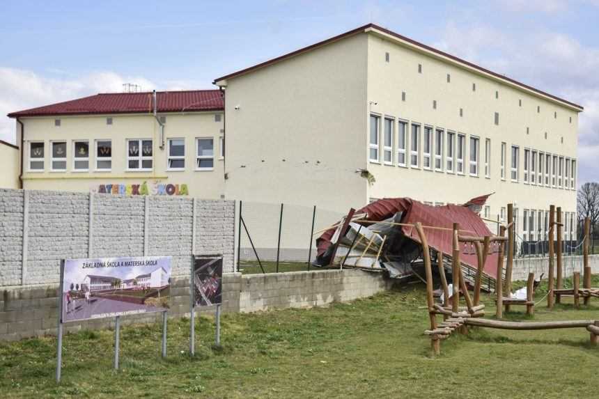SHMÚ varuje pred silným vetrom, najmä v okresoch Pezinok a Bratislava