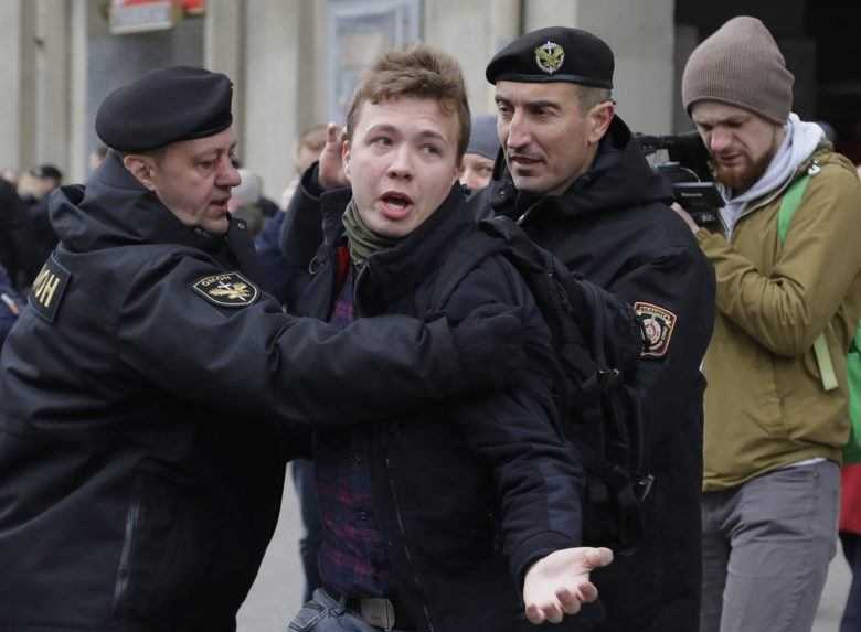 Zadržaný bieloruský novinár  je údajne v kritickom stave