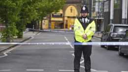 Neďaleko rezidencie britského premiéra zatkli muža s nožom
