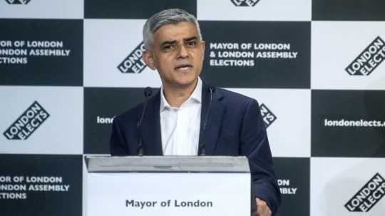 Starostom Londýna bude aj naďalej Sadiq Khan