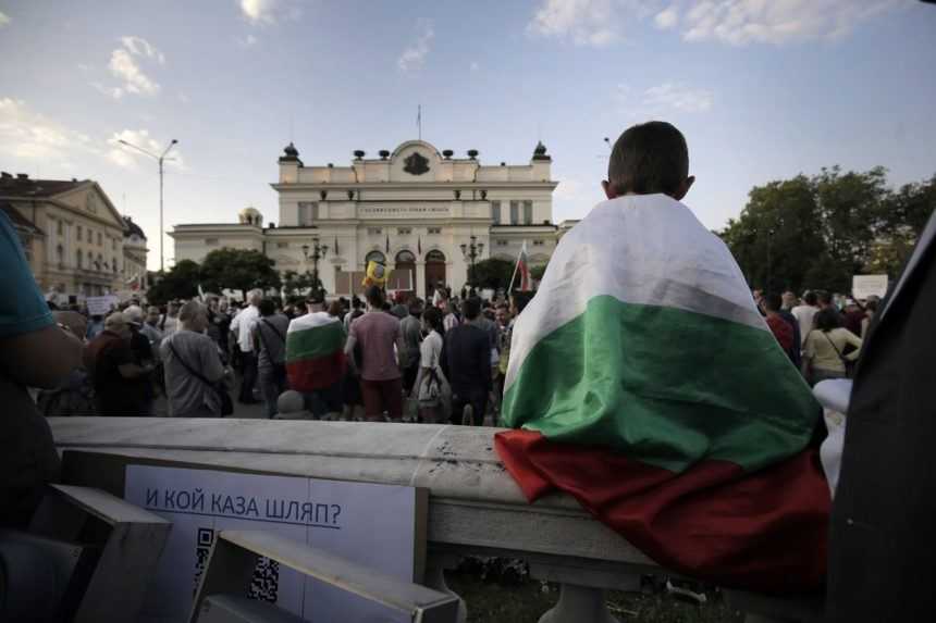 Bulharský prezident rozpustil parlament, otvoril tak cestu novým voľbám