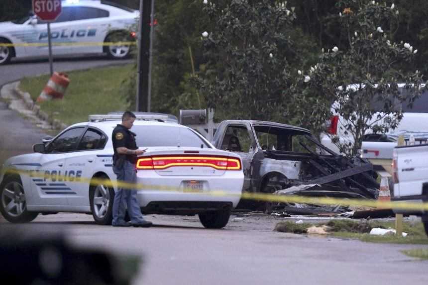 Lietadlo v USA sa zrútilo na dom, zahynuli štyria ľudia