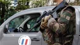 Ak sa Mali prikloní k radikálnemu islamu, sťahujeme vojakov, hrozí Paríž
