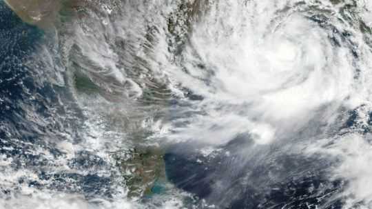 Cyklón v Indii si vyžiadal päť obetí