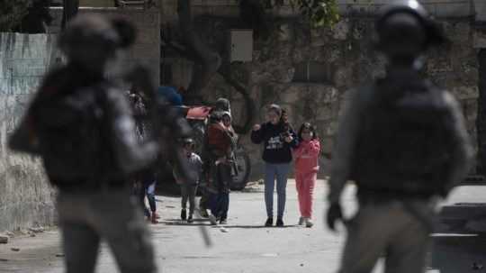 Izraelské sily zastrelili na západnom brehu palestínskeho mladíka