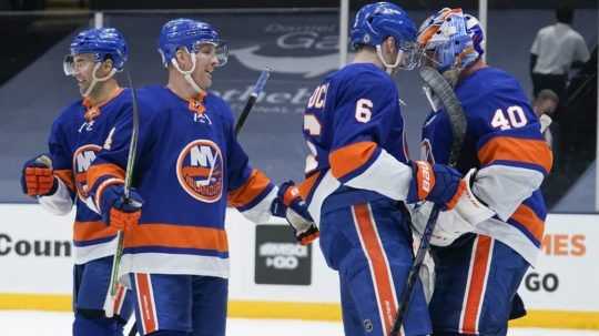 Do play off NHL idú aj Islanders, v mestskom derby zdolali Rangers