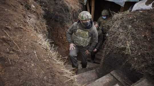 Najmenej päť ľudí zahynulo pri prestrelkách na východe Ukrajiny