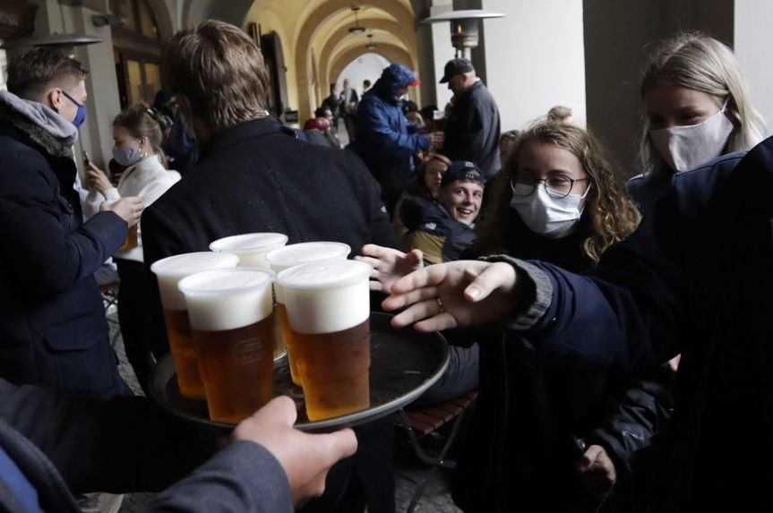 Aj veľmi malé množstvo alkoholu poškodzuje mozog, zistili oxfordskí vedci