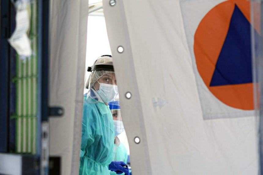 WHO: Počas pandémie už celosvetovo umrelo viac ako 115 000 zdravotníkov