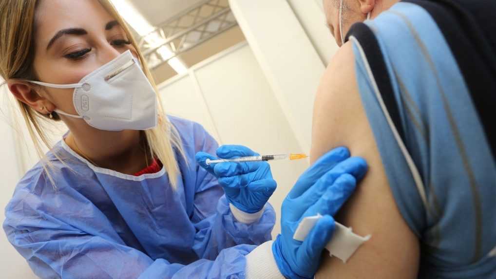 Podpora povinného očkovania medzi Slovákmi mierne vzrástla