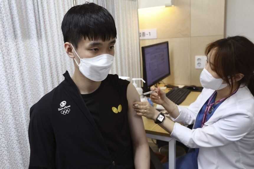Športovci dostanú pred olympiádou možnosť zaočkovať sa vakcínou od Pfizer/BioNTech