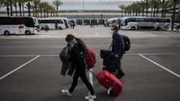 Španielsko v pondelok zruší obmedzenia pre turistov zo Spojeného kráľovstva a Japonska