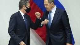 Lavrov po stretnutí s Blinkenom odmietol povedať, či Moskva súhlasí so samitom s USA