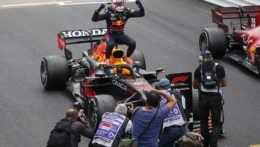Verstappen s Red Bullom ovládol Veľkú cenu Monaka