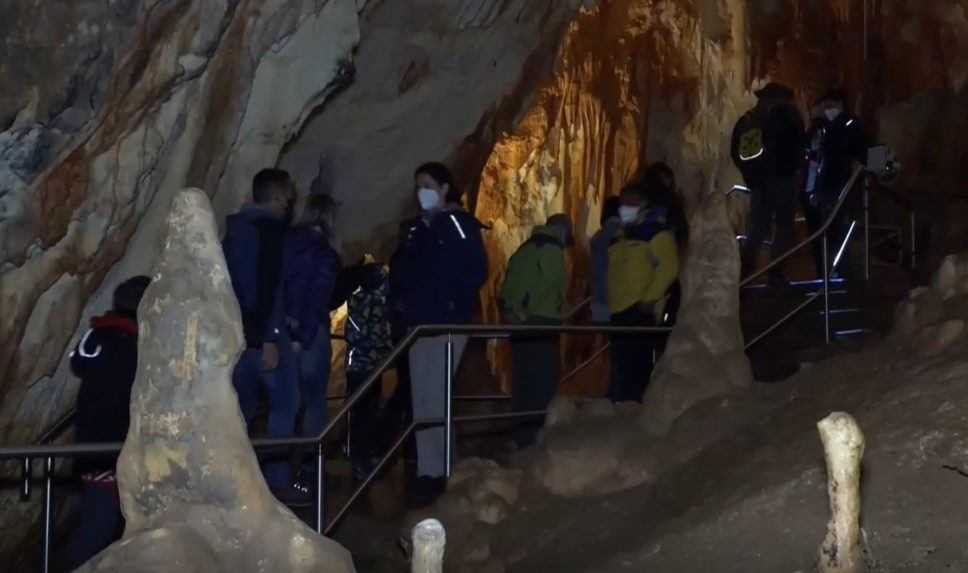 Po viac ako ôsmich mesiacoch otvorili 13 slovenských jaskýň