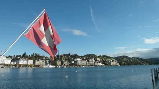 Švajčiarsko sa vzdialilo od Európy. Sedemročné rokovania s EÚ skončili v koši
