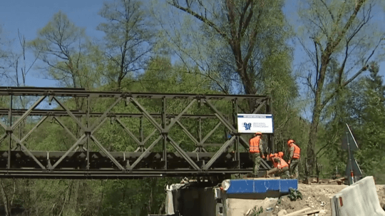 Dočasný most medzi Kysakom a Veľkou Lodinou demontujú, slúžil štyri mesiace