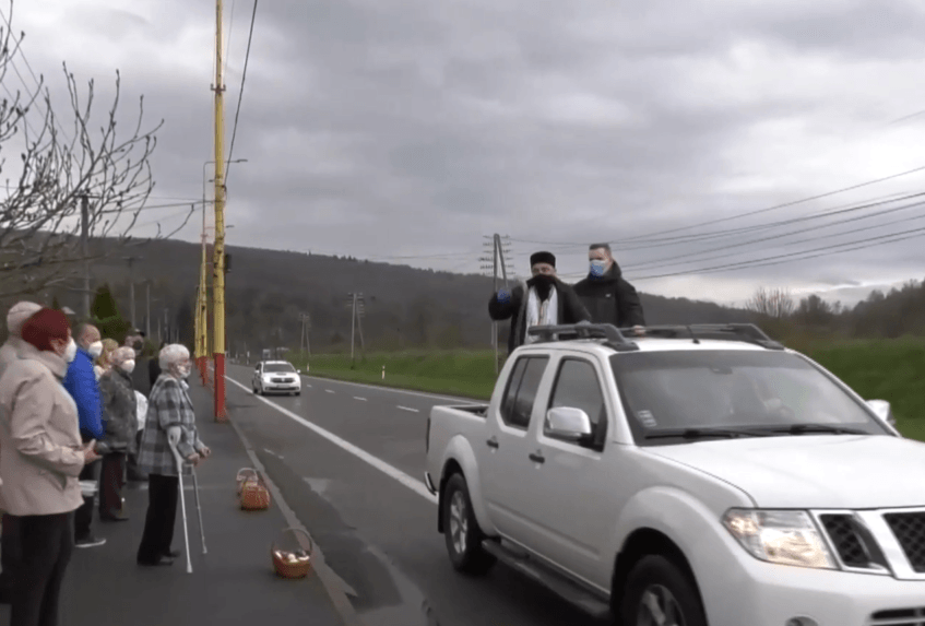Slovenskí pravoslávni oslavujú Veľkú noc, kňazi museli improvizovať