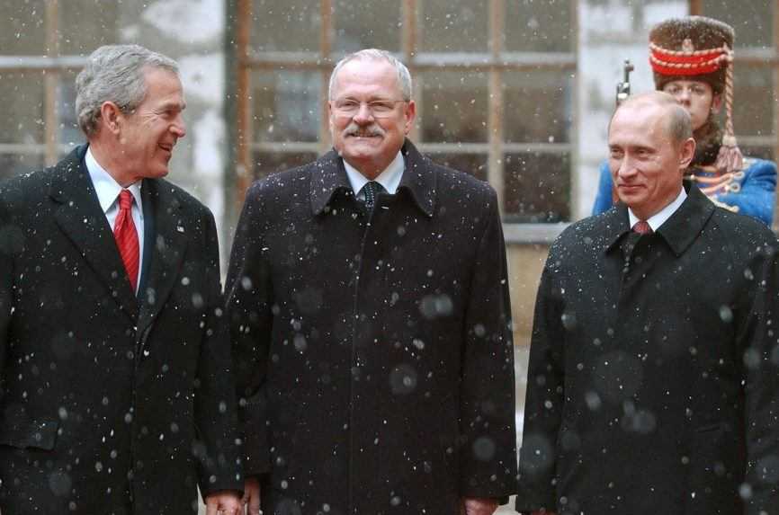 George-W-Bush-Ivan-Gašparovič-Vladimir-Putin