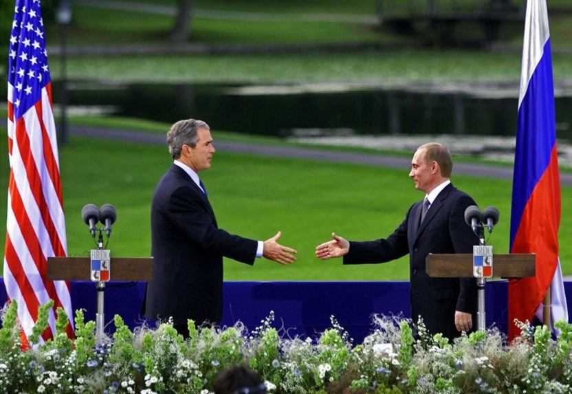 George-W-Bush-Vladmir-Putin-Helsinki