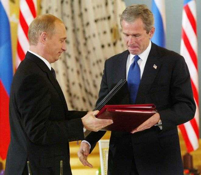 Vladimir-Putin-George-W-Bush-Moskva