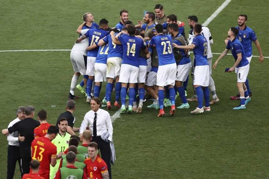 Taliani do tretice víťazne, Turci sa po prehre so Švajčiarskom lúčia bez bodu
