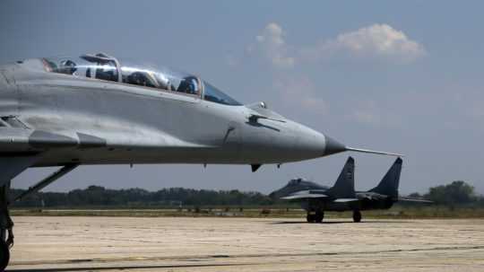 Stíhačky MiG-29 na vojenskom letisku Batajnica.
